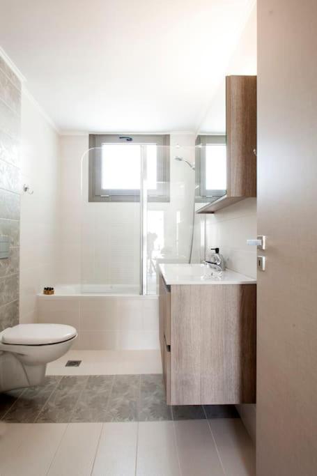Minimal Loft Art With Sea View Over Heraklion Harbour Buitenkant foto