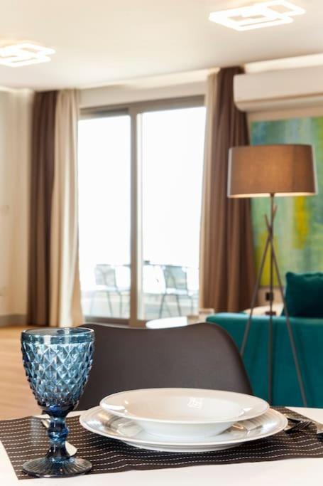 Minimal Loft Art With Sea View Over Heraklion Harbour Buitenkant foto