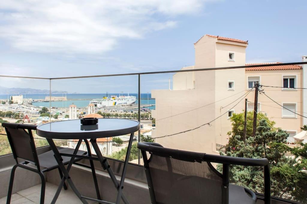 Minimal Loft Art With Sea View Over Heraklion Harbour Buitenkant foto