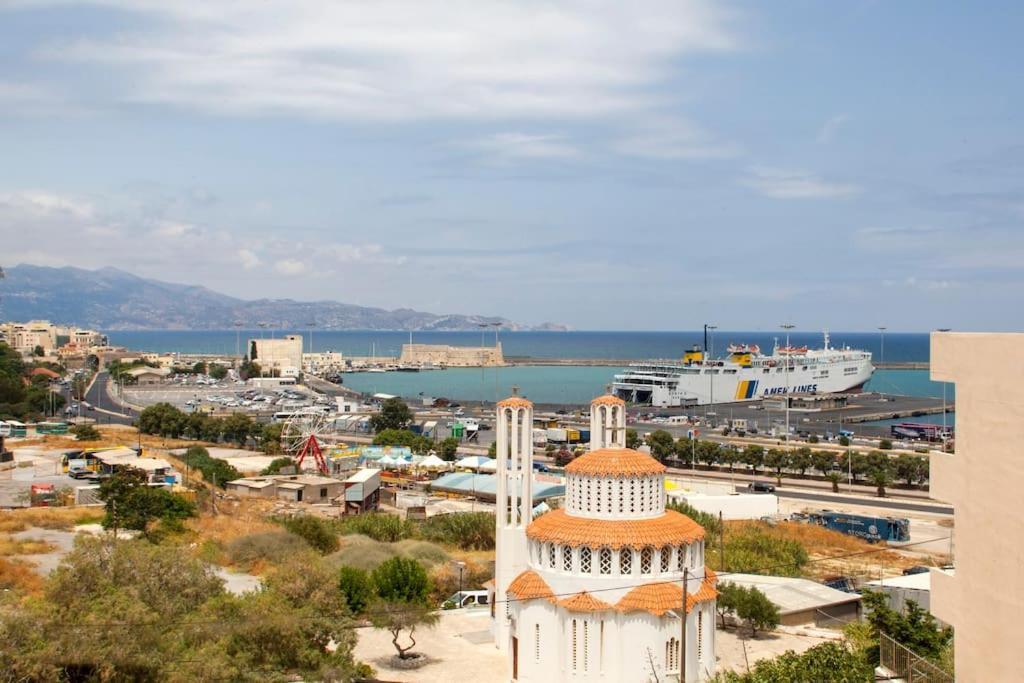 Minimal Loft Art With Sea View Over Heraklion Harbour Buitenkant foto